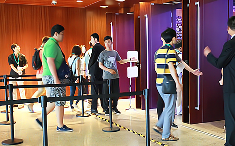 上海營信為AWS技術峰會提供參會人員統(tǒng)計人員定位服務